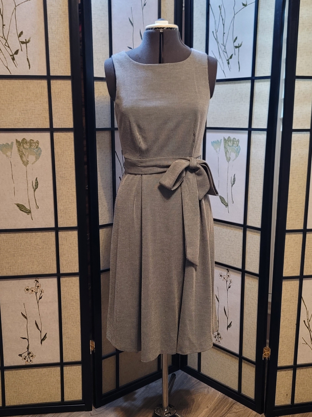 Elle | Sleeveless Gray Tie-Waist A-Line Dress
